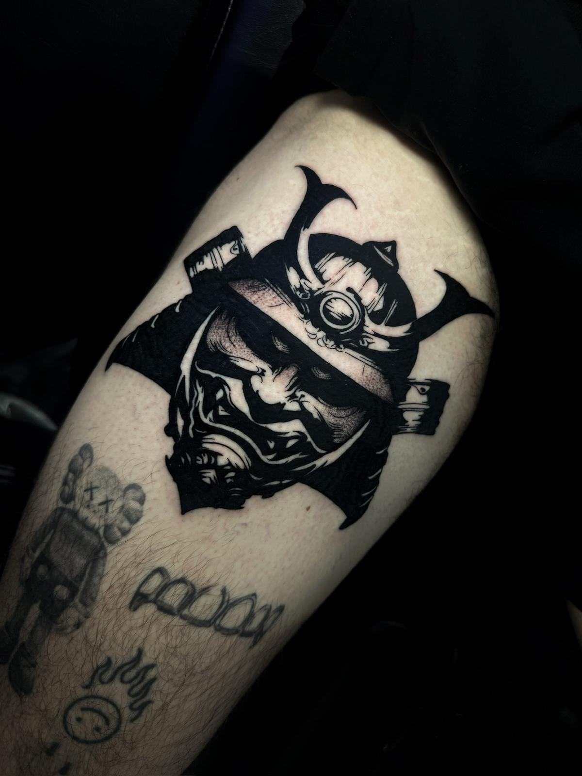 Tatouage blackwork réalisé par Blackliner à Renens